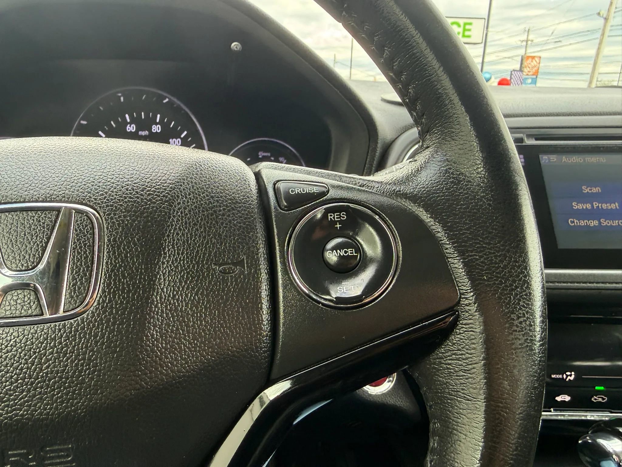 Used 2018 Honda HR-V EX-L image 29
