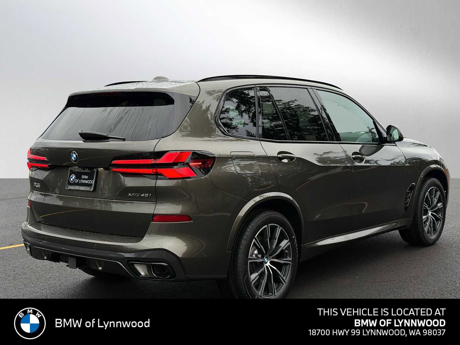 New 2026 BMW X5 xDrive40i w/ M Sport Package AWD/4WD image 3