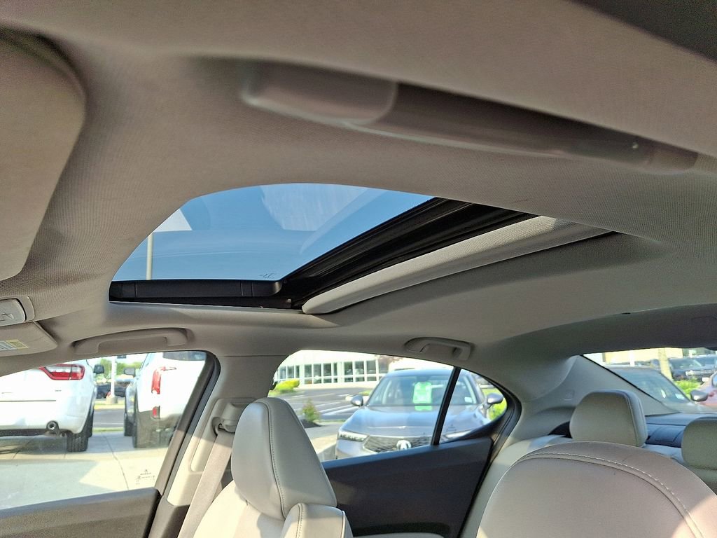 Certified 2017 Acura TLX w/ Technology Package FWD image 15