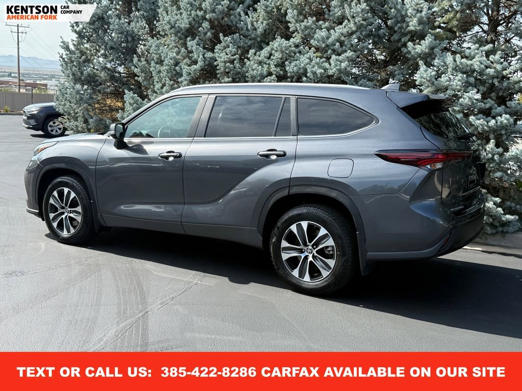 Used 2025 Toyota Highlander XLE image 5