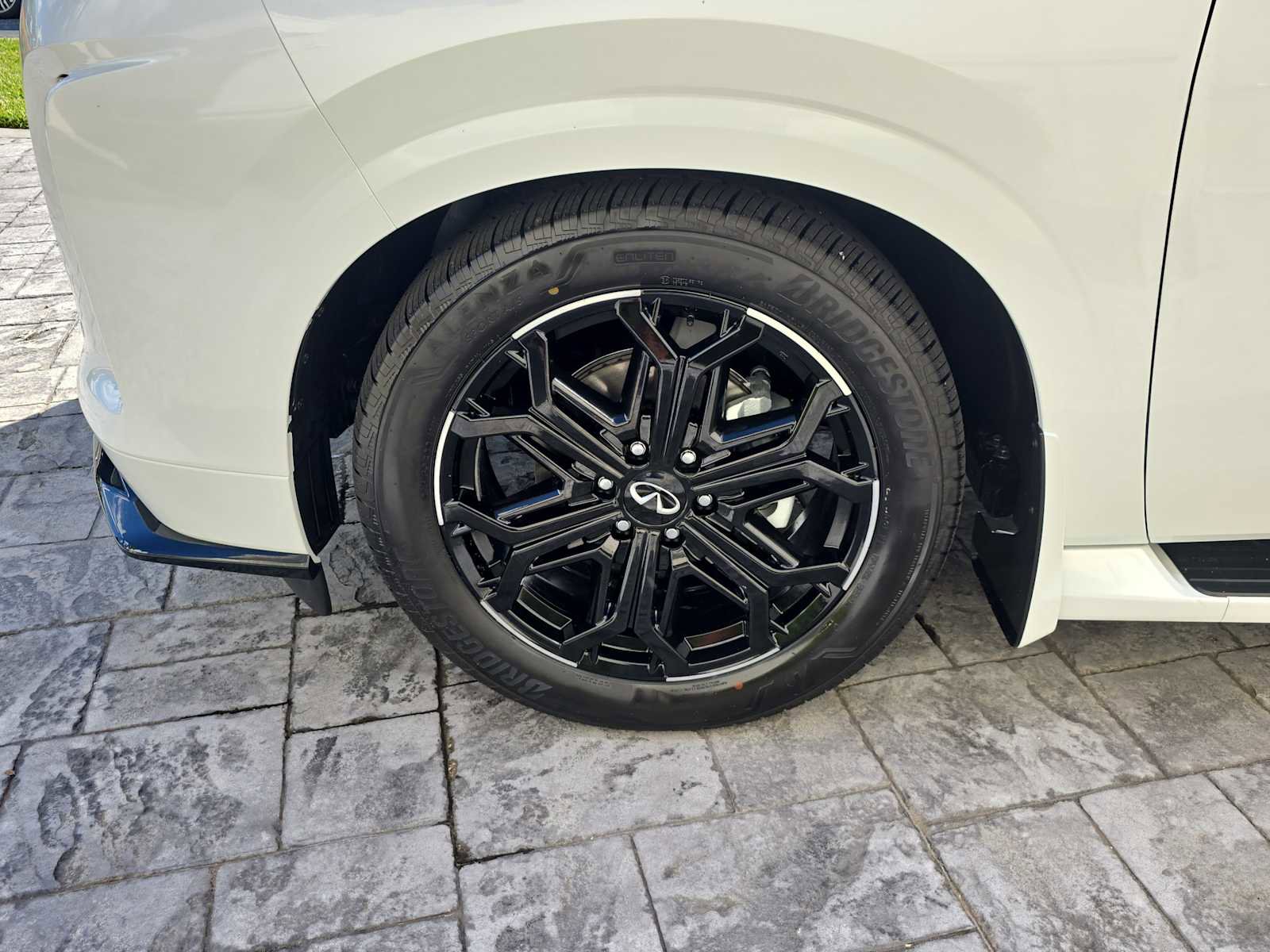 New 2026 INFINITI QX80 4WD w/ Sport Exterior Package image 9