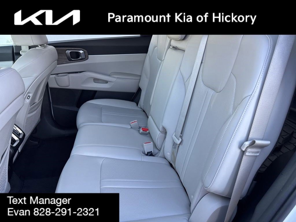 Used 2023 Kia Sorento S w/ Panoramic Sunroof Package image 14