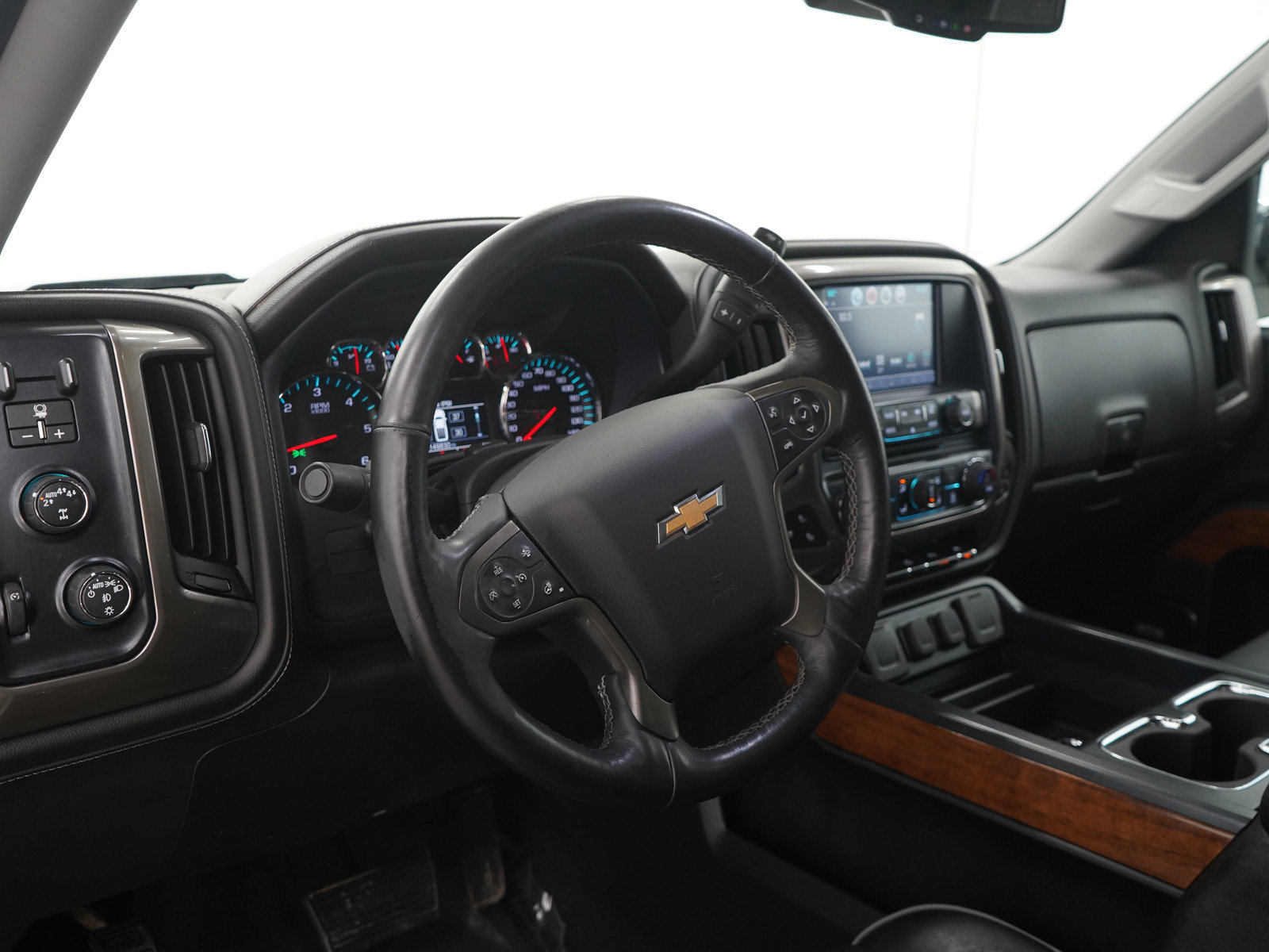 Used 2018 Chevrolet Silverado 1500 High Country AWD/4WD image 25
