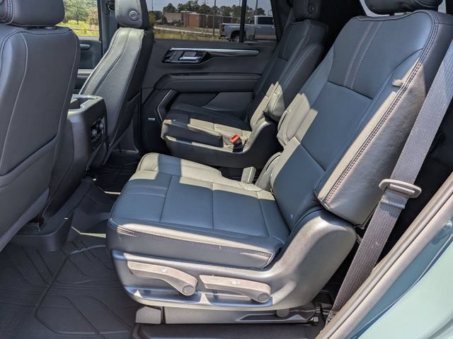 Used 2026 Chevrolet Tahoe RST w/ Comfort Package AWD/4WD image 32