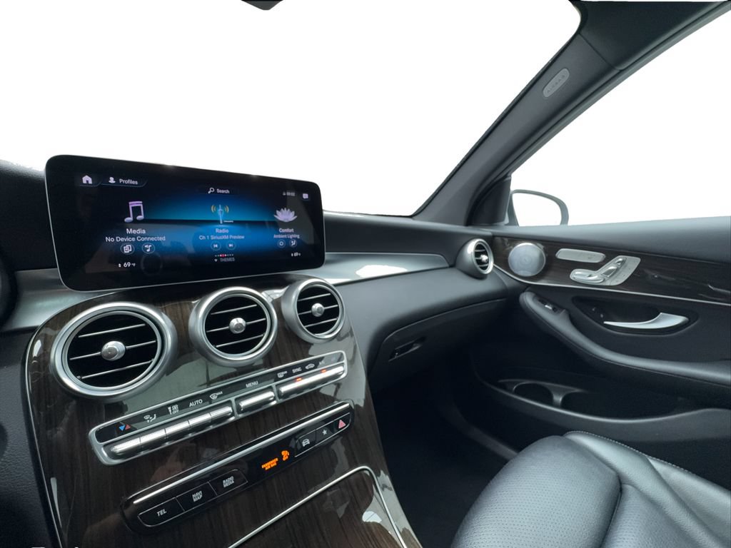 Used 2020 Mercedes-Benz GLC 300 4MATIC image 44