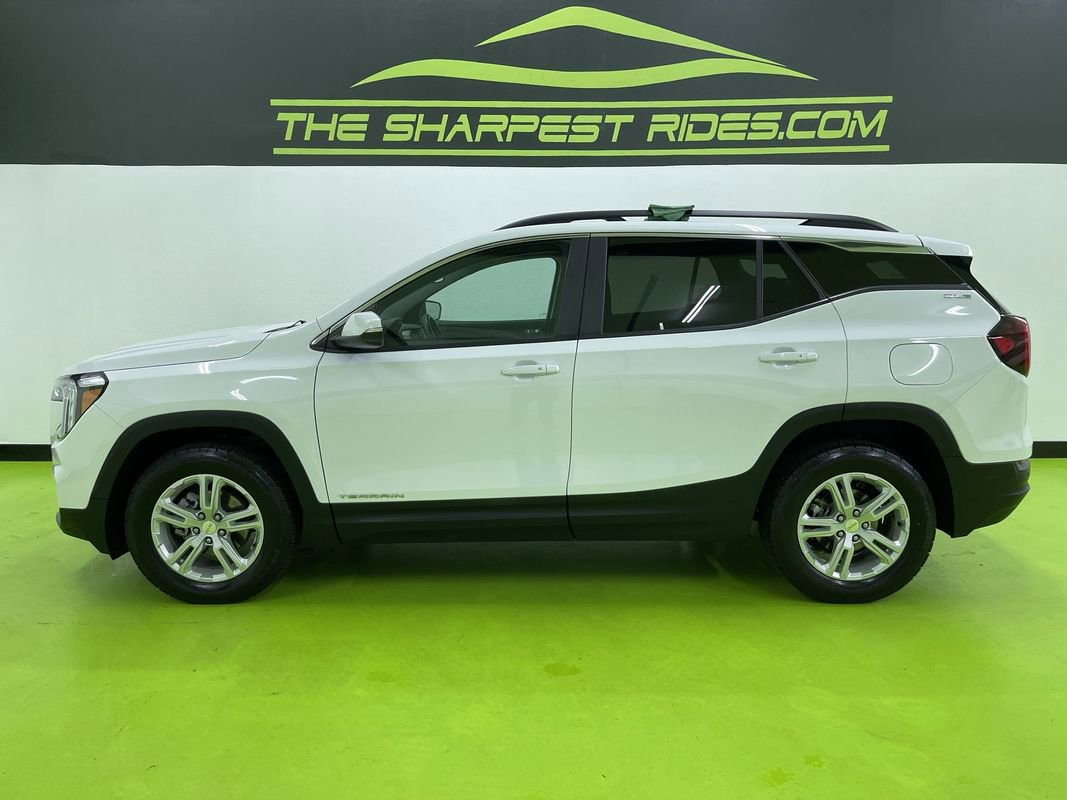 Used 2023 GMC Terrain SLE w/ Driver Convenience Package image 6