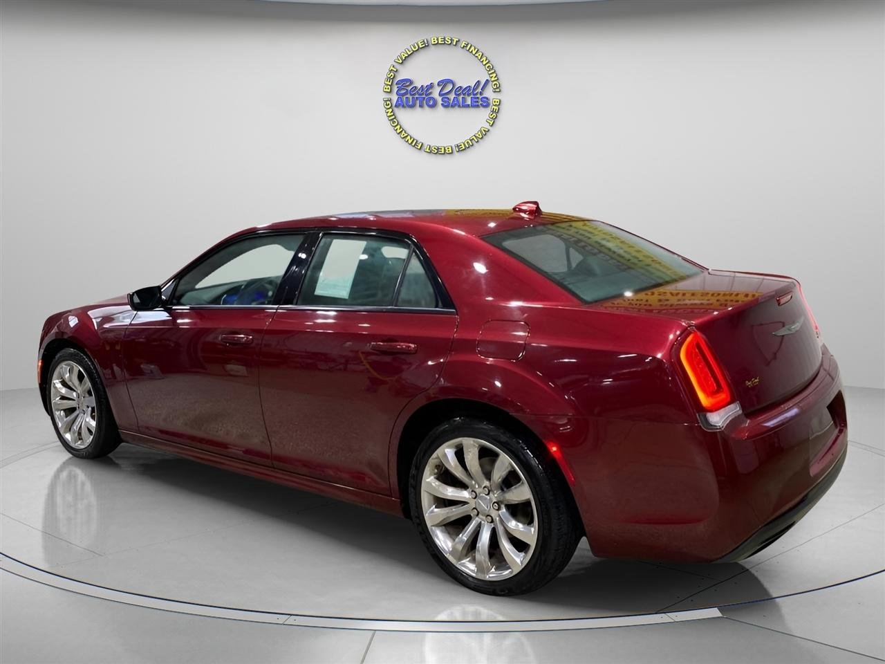 Used 2019 Chrysler 300 S w/ 300S Alloy Edition RWD image 3