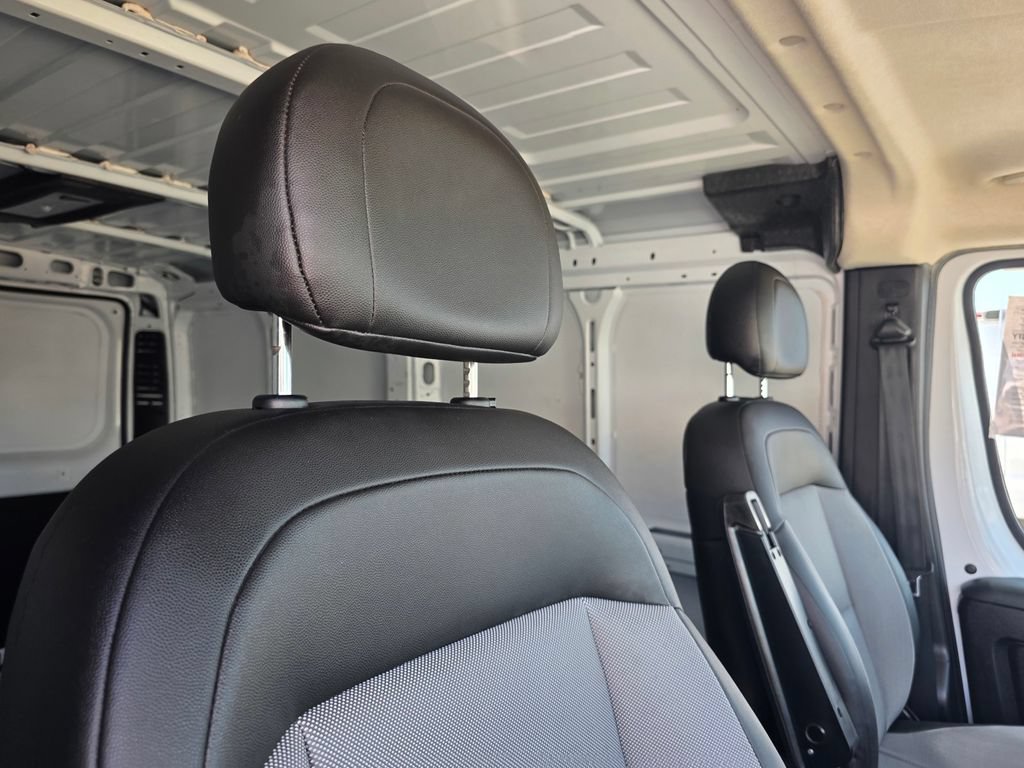 Used 2025 RAM ProMaster 2500 w/ Convenience Group FWD image 15
