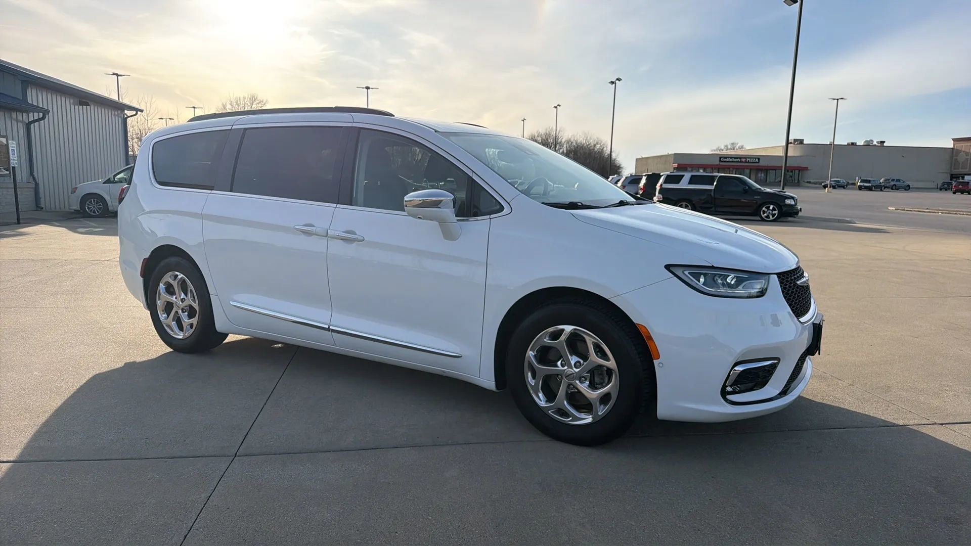 Used 2022 Chrysler Pacifica Limited image 26