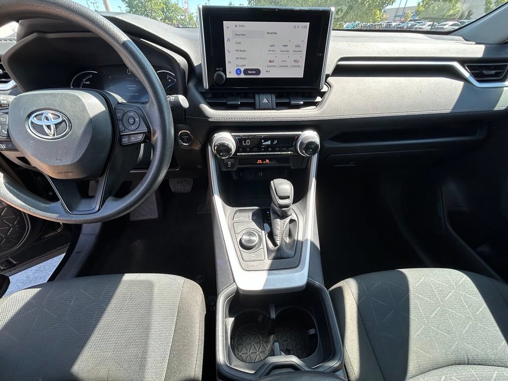 Used 2025 Toyota RAV4 XLE AWD/4WD image 18