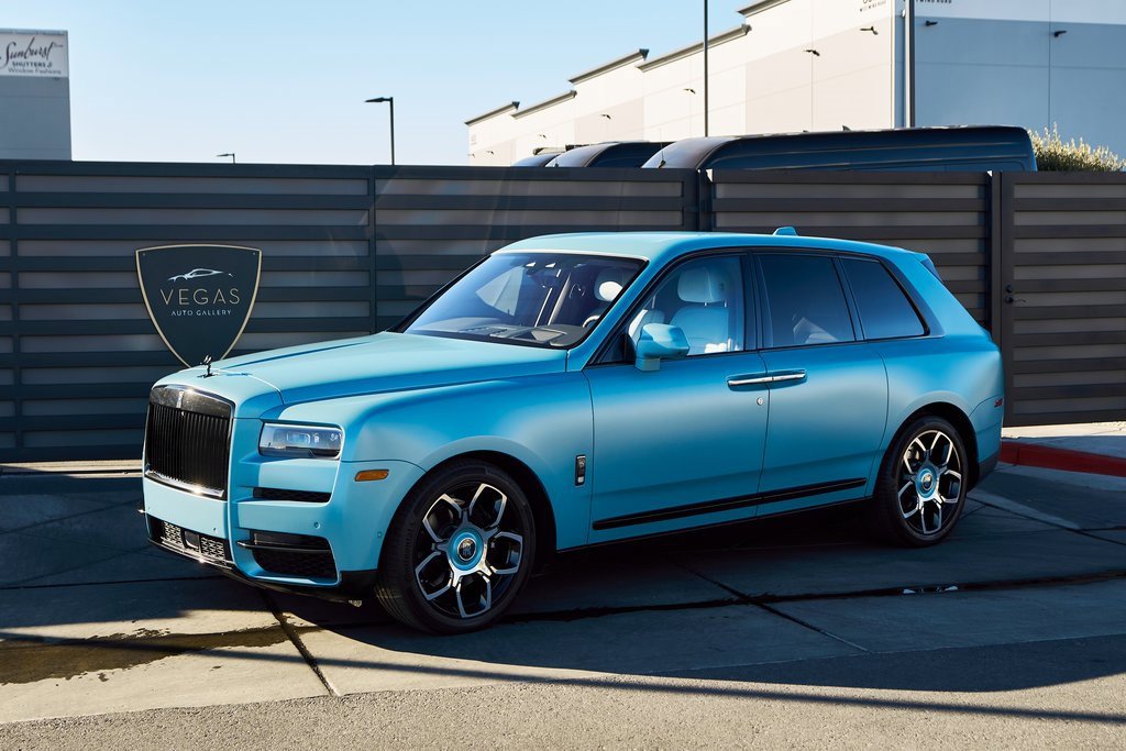 Used 2022 Rolls-Royce Cullinan Black Badge w/ Dark Exterior Package image 5