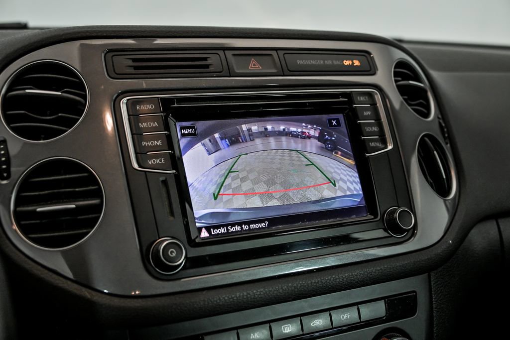 Used 2017 Volkswagen Tiguan Limited image 18