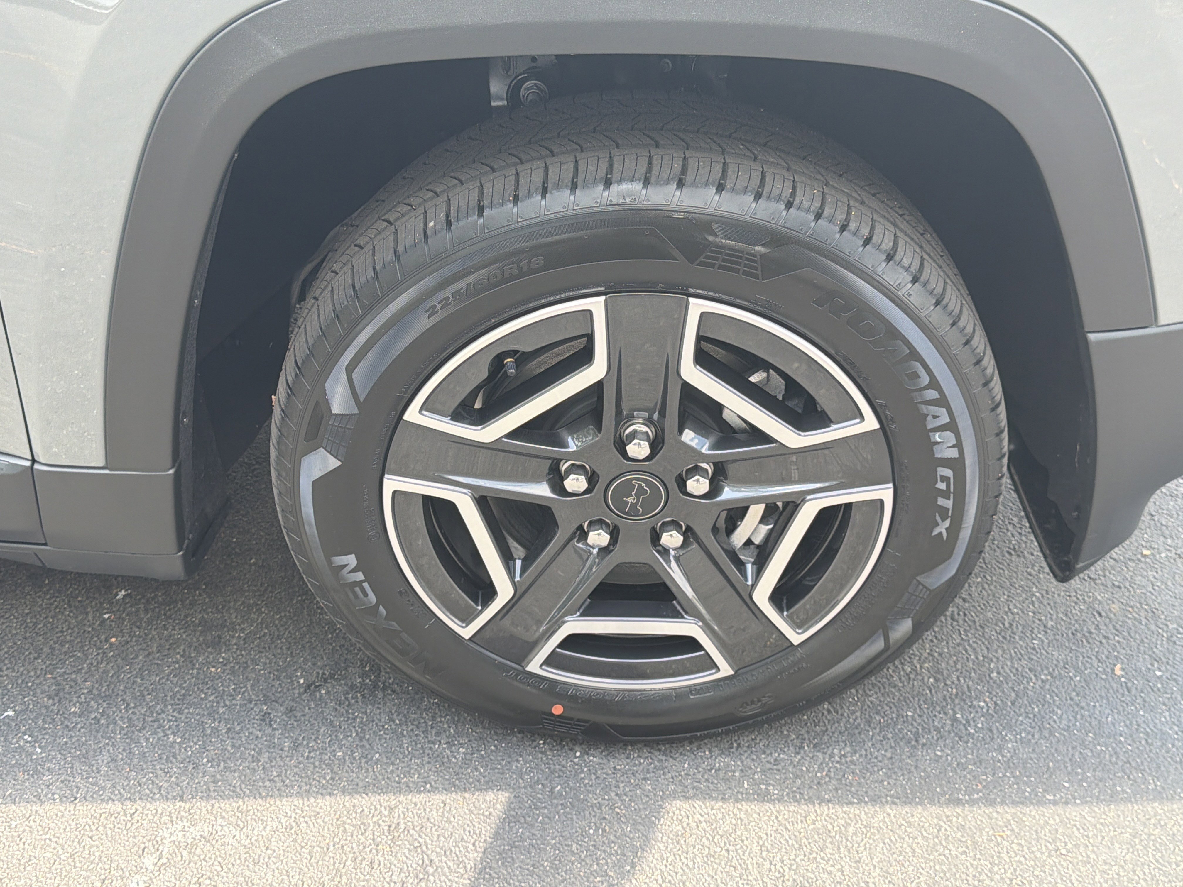 New 2026 Jeep Cherokee Laredo image 14