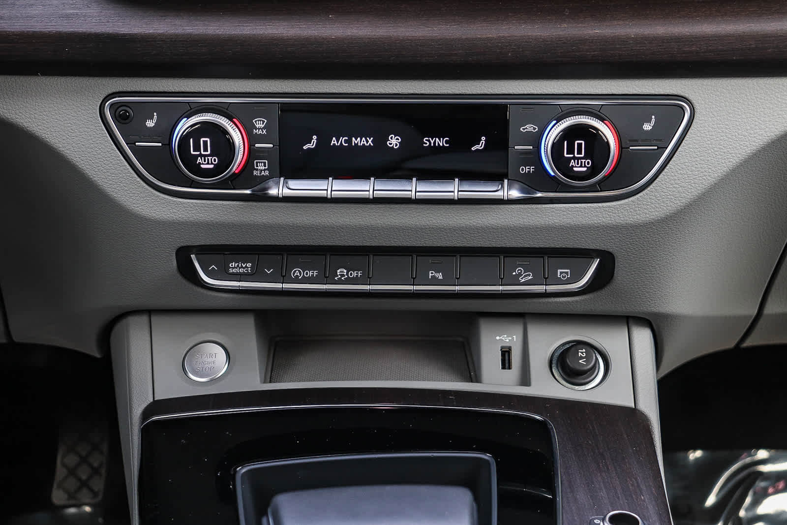 Used 2023 Audi Q5 2.0T Premium w/ Convenience Package image 18