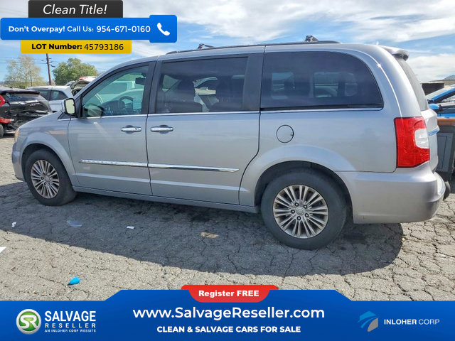 Used 2015 Chrysler Town & Country Touring-L w/ Driver Convenience Group image 3