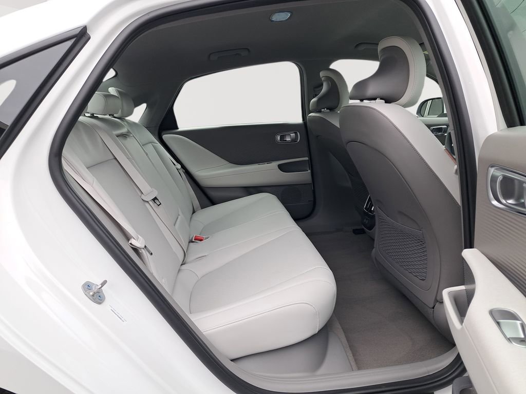 New 2025 Hyundai Ioniq 6 SEL AWD/4WD image 16