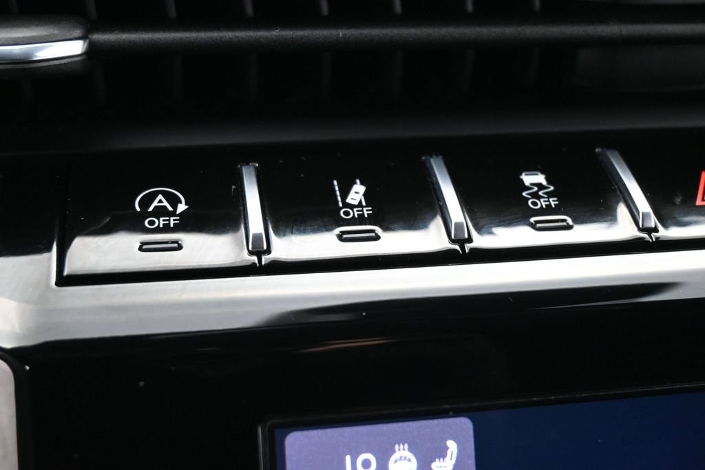 Used 2023 Jeep Grand Cherokee L Laredo AWD/4WD image 14