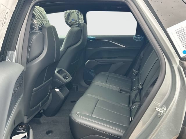 Used 2026 Cadillac Lyriq Luxury w/ LPO, Floor Liner Package AWD/4WD image 11
