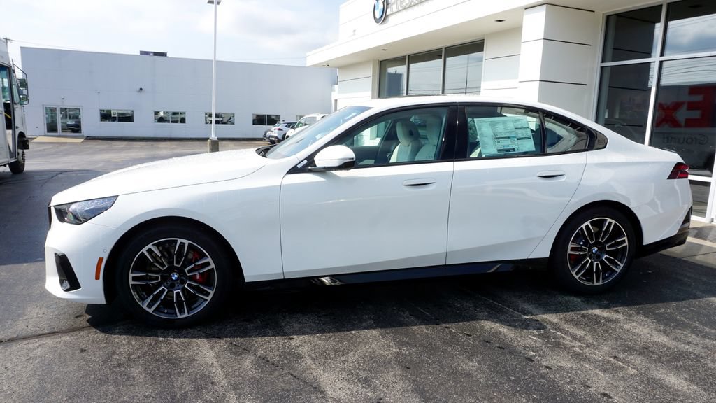 New 2027 BMW 530i xDrive w/ M Sport Package AWD/4WD image 2