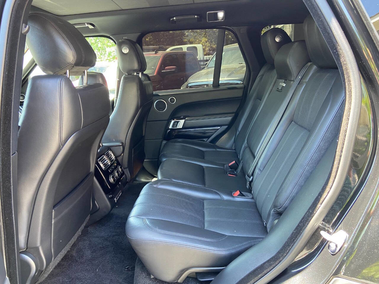 Used 2014 Land Rover Range Rover Supercharged AWD/4WD image 19