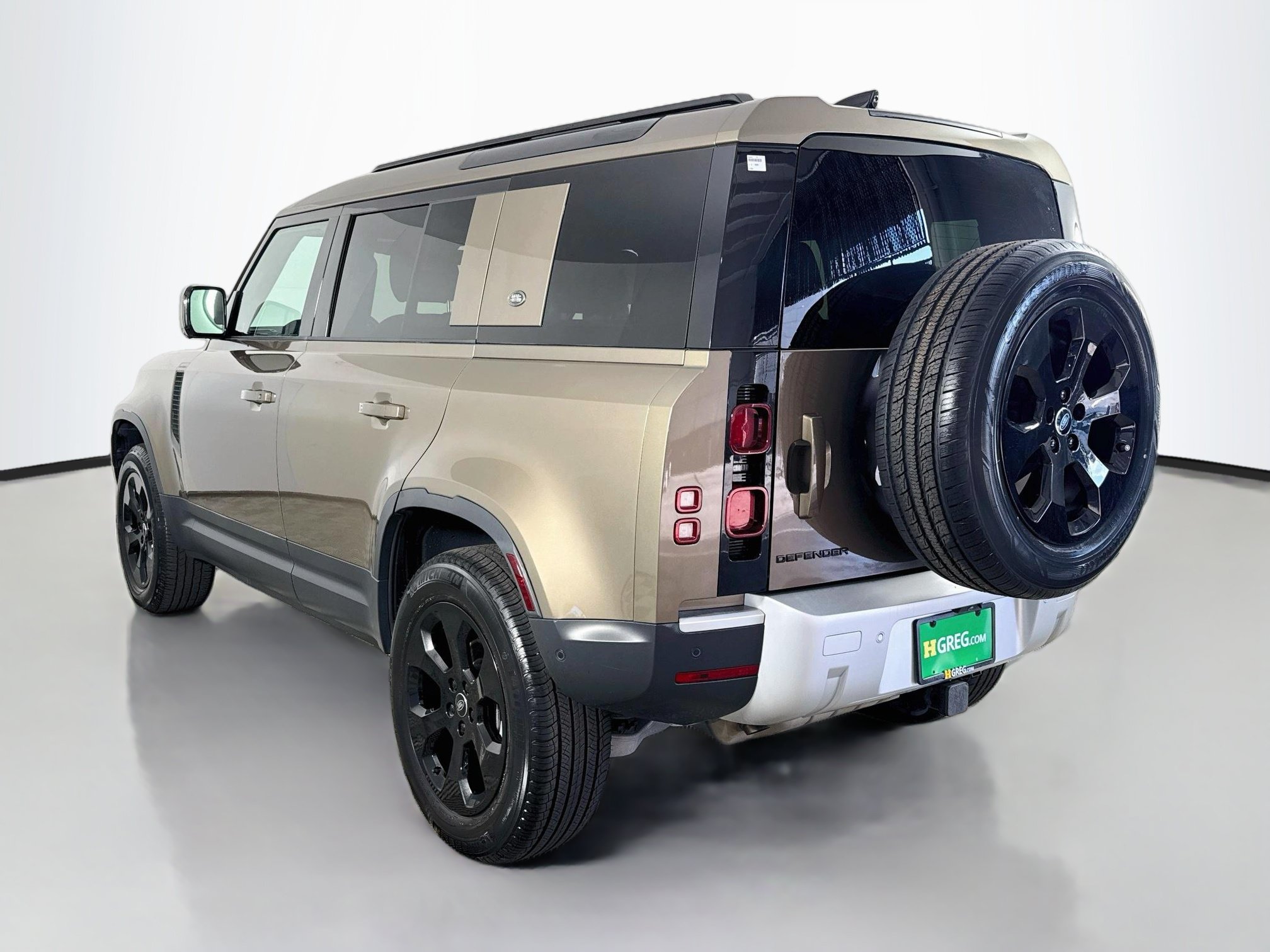 Used 2024 Land Rover Defender 110 S AWD/4WD image 7