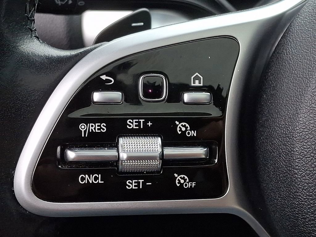 Used 2021 Mercedes-Benz GLB 250 4MATIC w/ Premium Package image 21