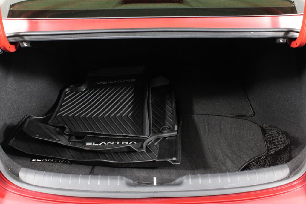 Certified 2023 Hyundai Elantra SEL w/ Convenience Package image 16