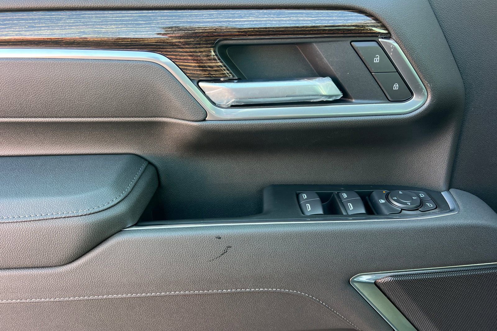 New 2026 GMC Sierra 2500 SLE image 9