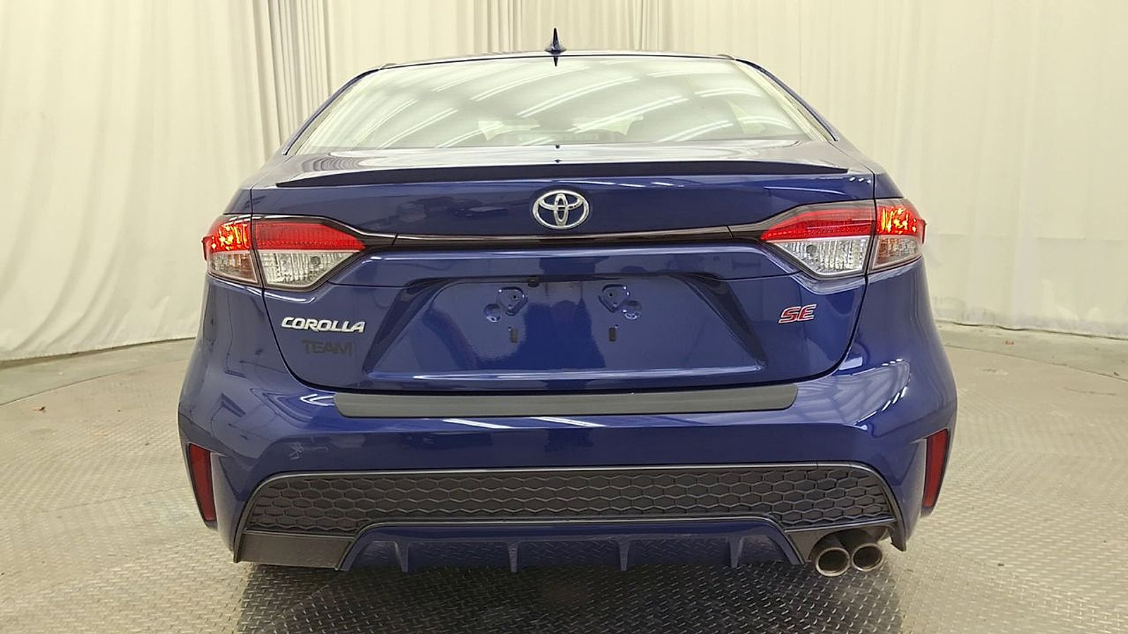 Certified 2021 Toyota Corolla SE w/ SE Premium Package FWD image 2