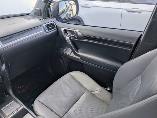 Used 2022 Lexus GX 460 w/ Black Line Special Edition AWD/4WD image 17