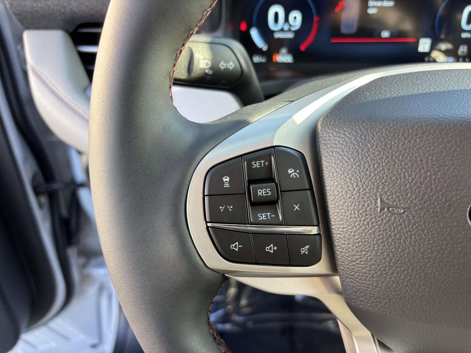 New 2026 Ford Explorer Active w/ Active Comfort Package image 17