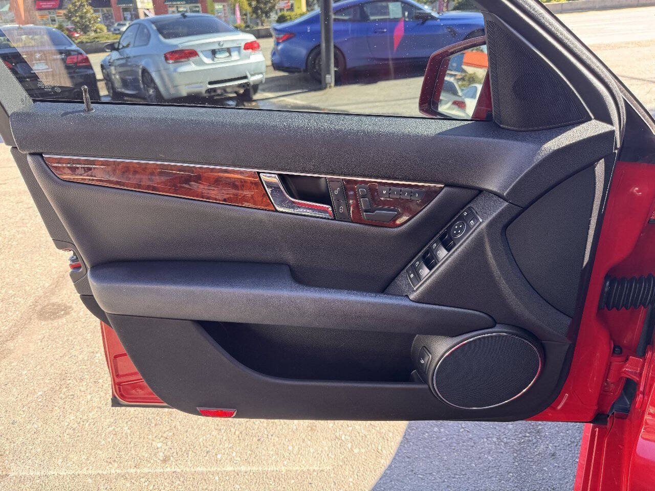 Used 2010 Mercedes-Benz C 300 Sedan image 26