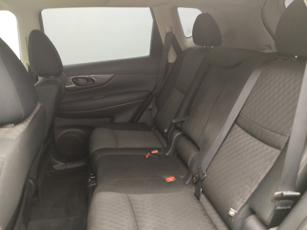 Used 2020 Nissan Rogue S FWD image 18