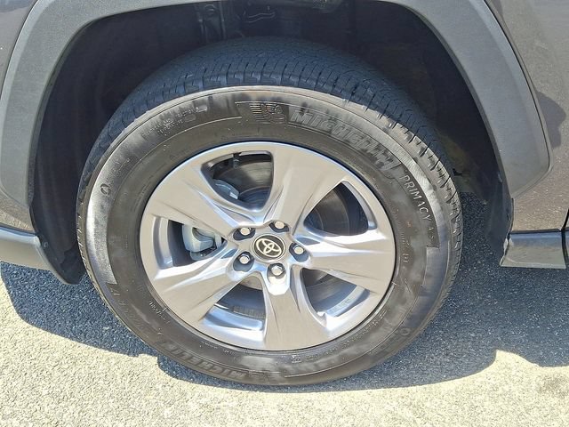Certified 2025 Toyota RAV4 LE AWD/4WD image 8