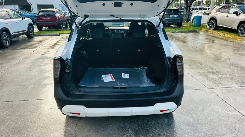 New 2026 Nissan Kicks SR FWD image 29