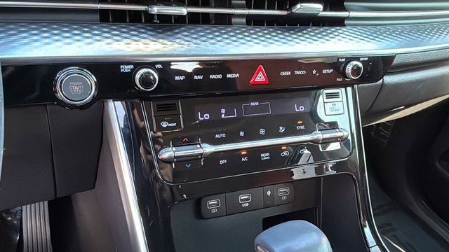 Used 2024 Kia Carnival SX Prestige image 31