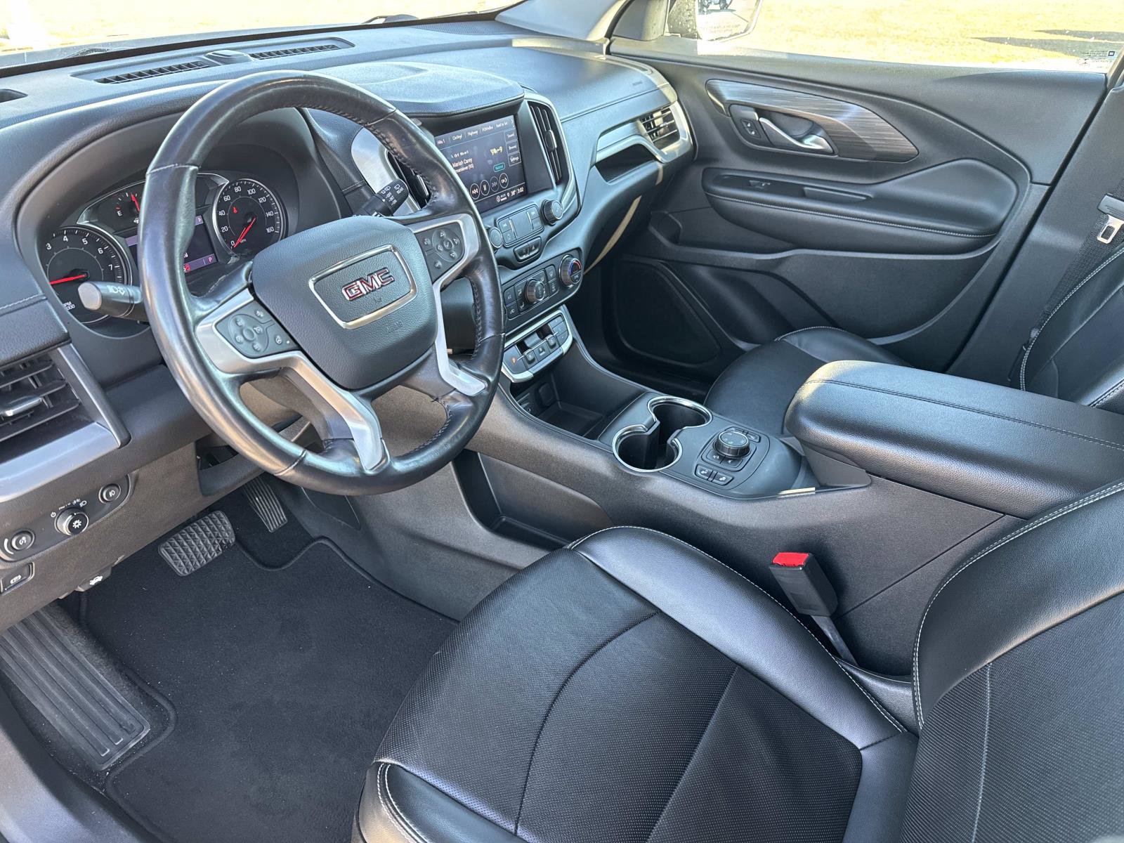 Used 2022 GMC Terrain SLT image 24