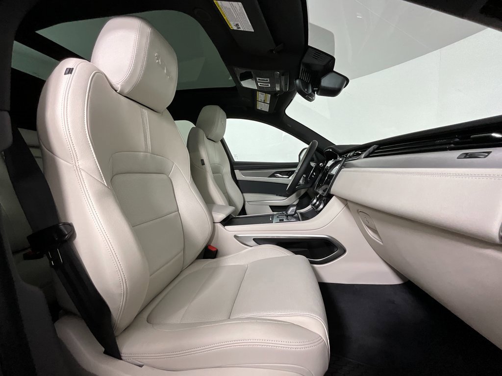 New 2026 Jaguar F-PACE R-Dynamic S image 3