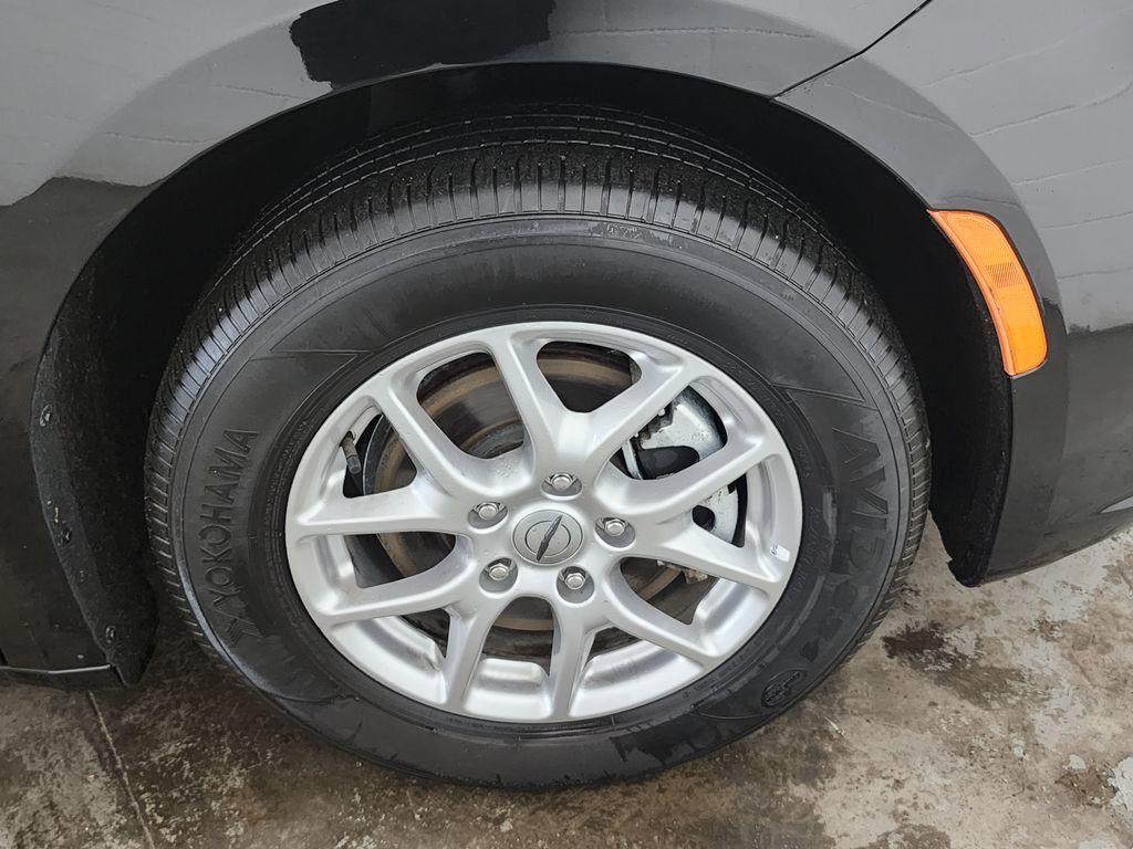 Used 2024 Chrysler Pacifica Touring-L FWD image 35