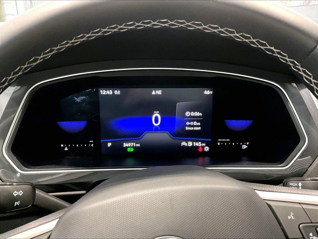 Used 2023 Volkswagen Tiguan SE w/ Panoramic Sunroof Package AWD/4WD image 13