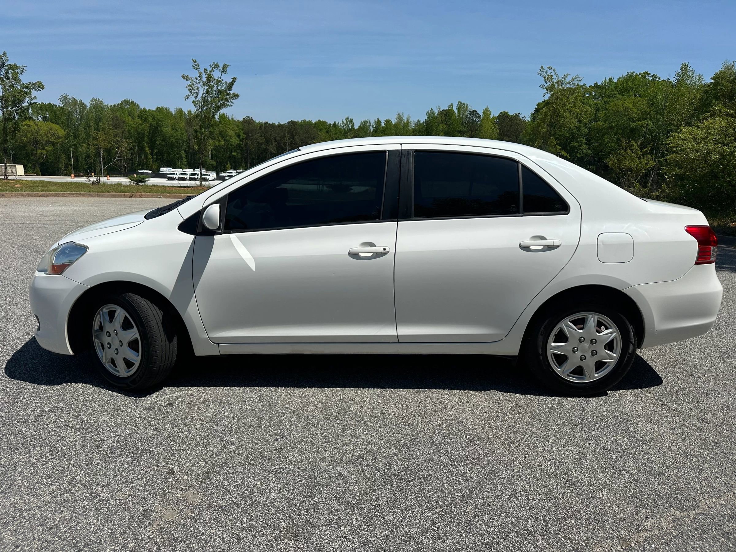 Used 2011 Toyota Yaris Sedan image 2