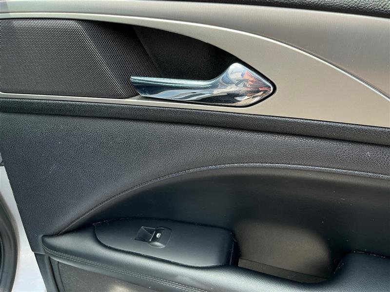 Used 2017 Lincoln MKZ Premiere image 36
