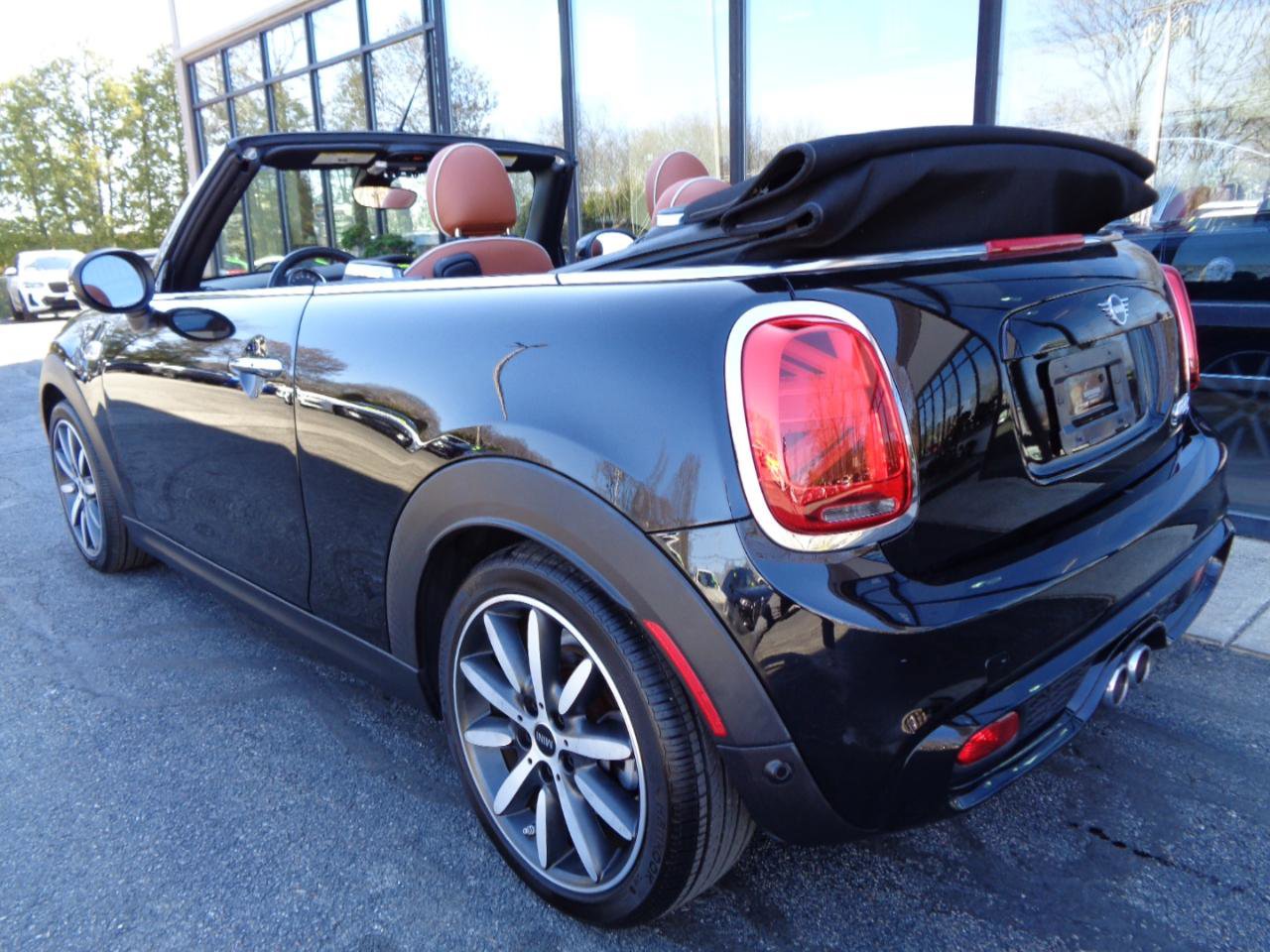 Used 2021 MINI Cooper S w/ Signature Upholstery Package image 7