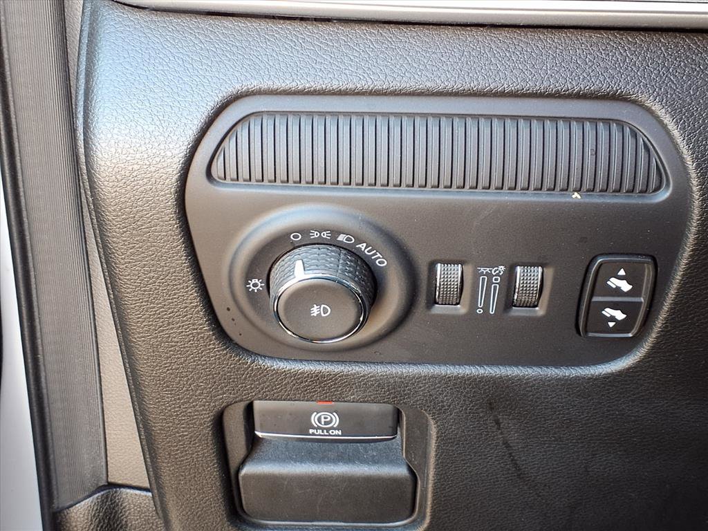 Used 2024 Jeep Wagoneer L Series II w/ Flexible Seating Group image 22