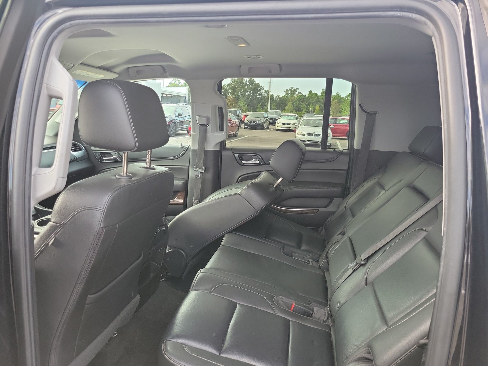 Used 2018 Chevrolet Suburban LT AWD/4WD image 27