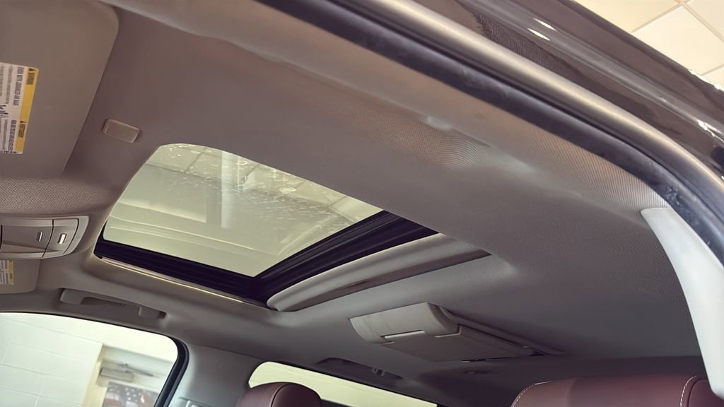 Used 2019 Chevrolet Suburban Premier image 29