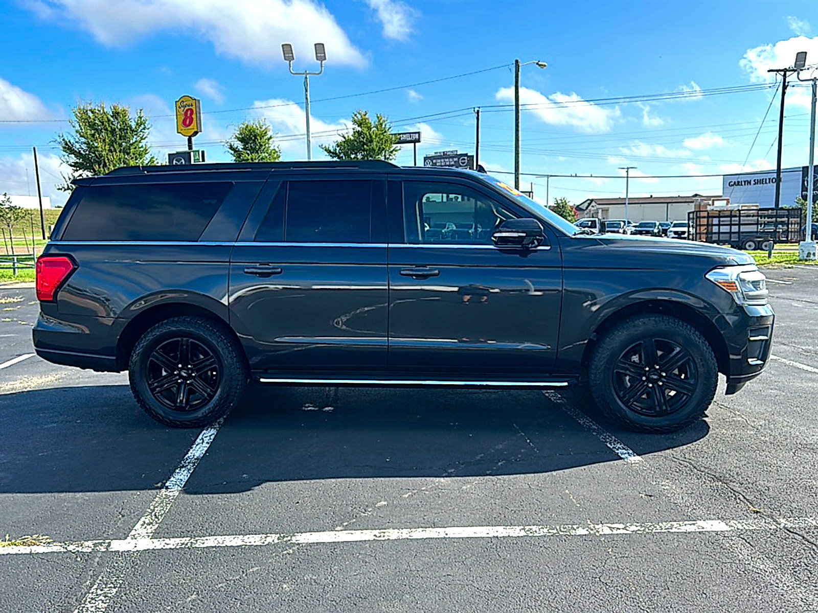 Used 2022 Ford Expedition Max XLT RWD image 9