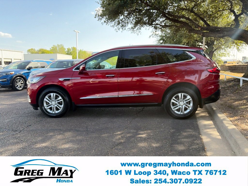 Used 2018 Buick Enclave Premium w/ LPO, Hit The Road Package AWD/4WD image 4