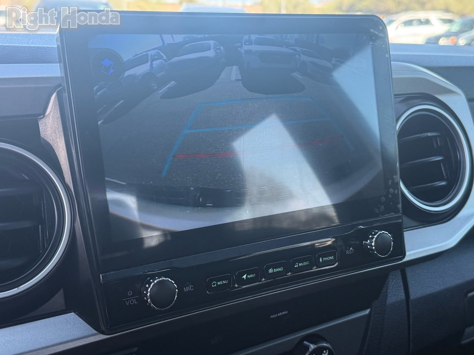 Used 2019 Toyota Tacoma TRD Sport w/ Technology Package image 20