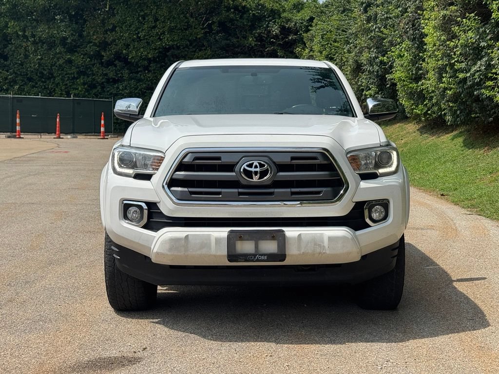 Used 2016 Toyota Tacoma Limited AWD/4WD image 3